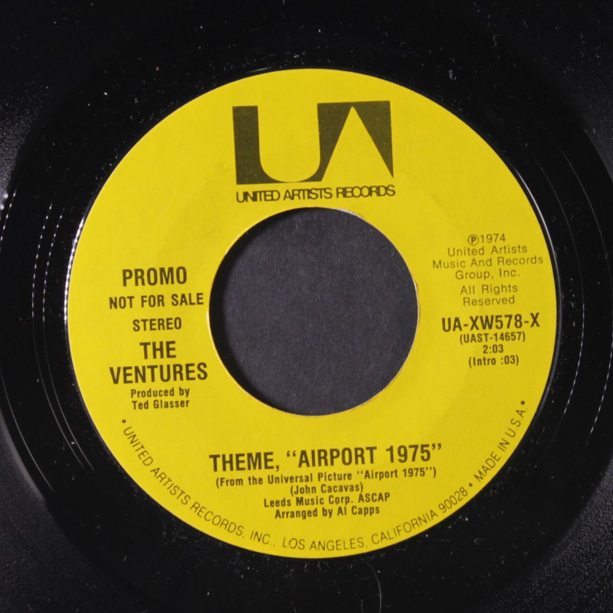 theme, airport 1975 / mono by VENTURES