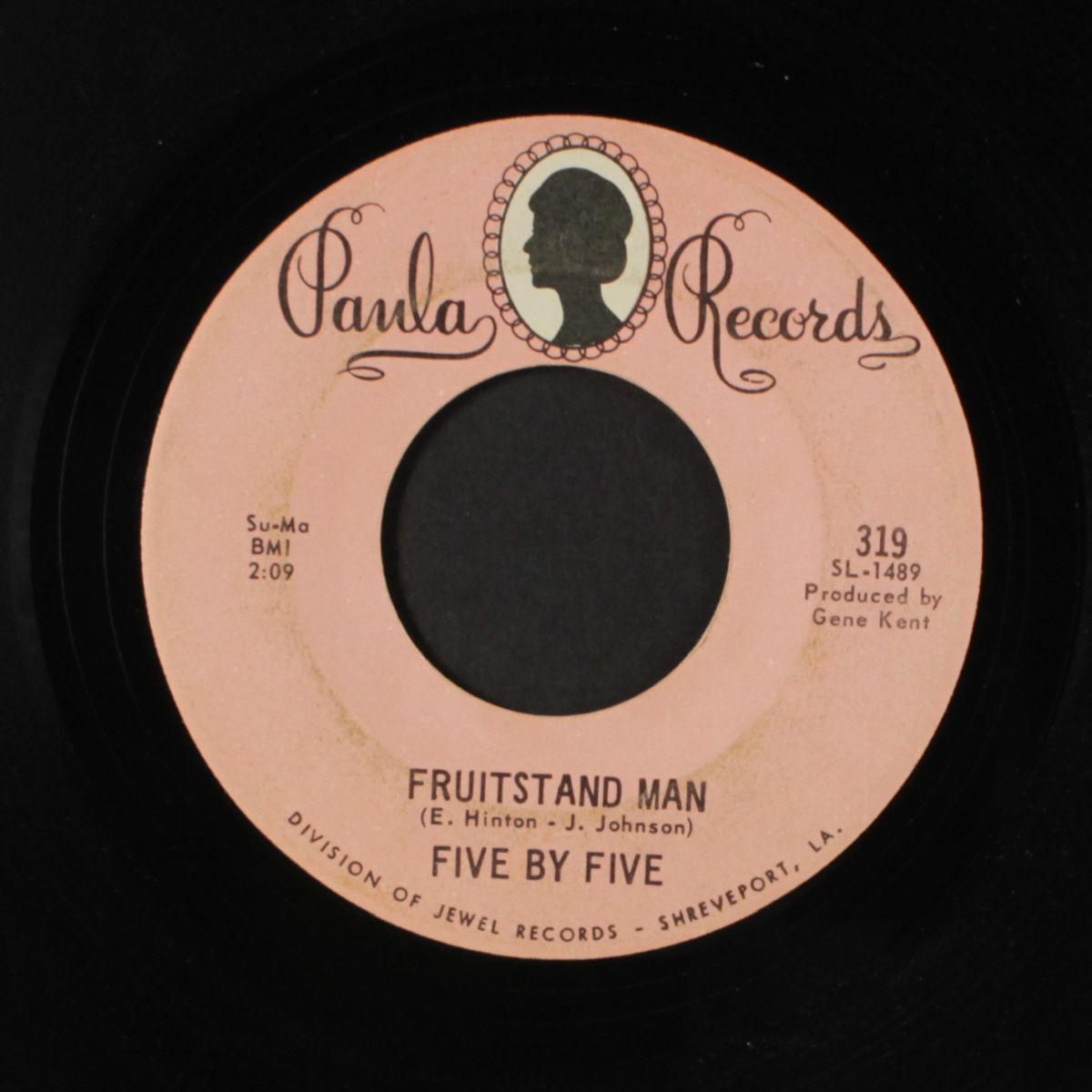 apple cider / fruitstand man by FIVE BY FIVE