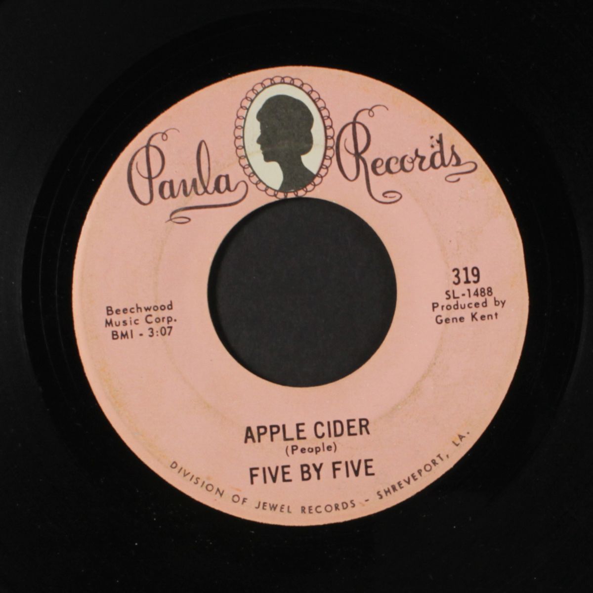 apple cider / fruitstand man by FIVE BY FIVE