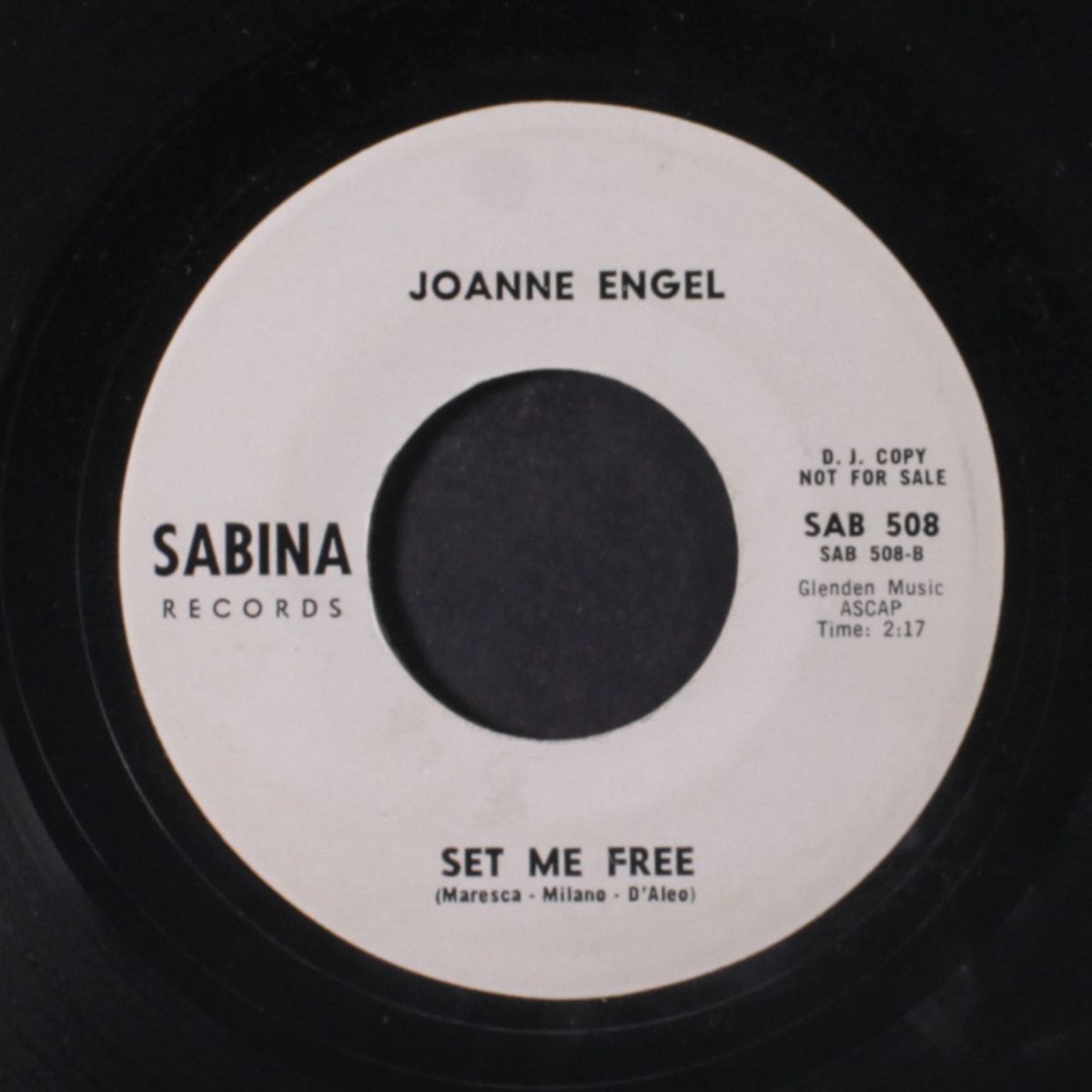 mirror, mirror, on the wall / set me free by JOANNE ENGEL